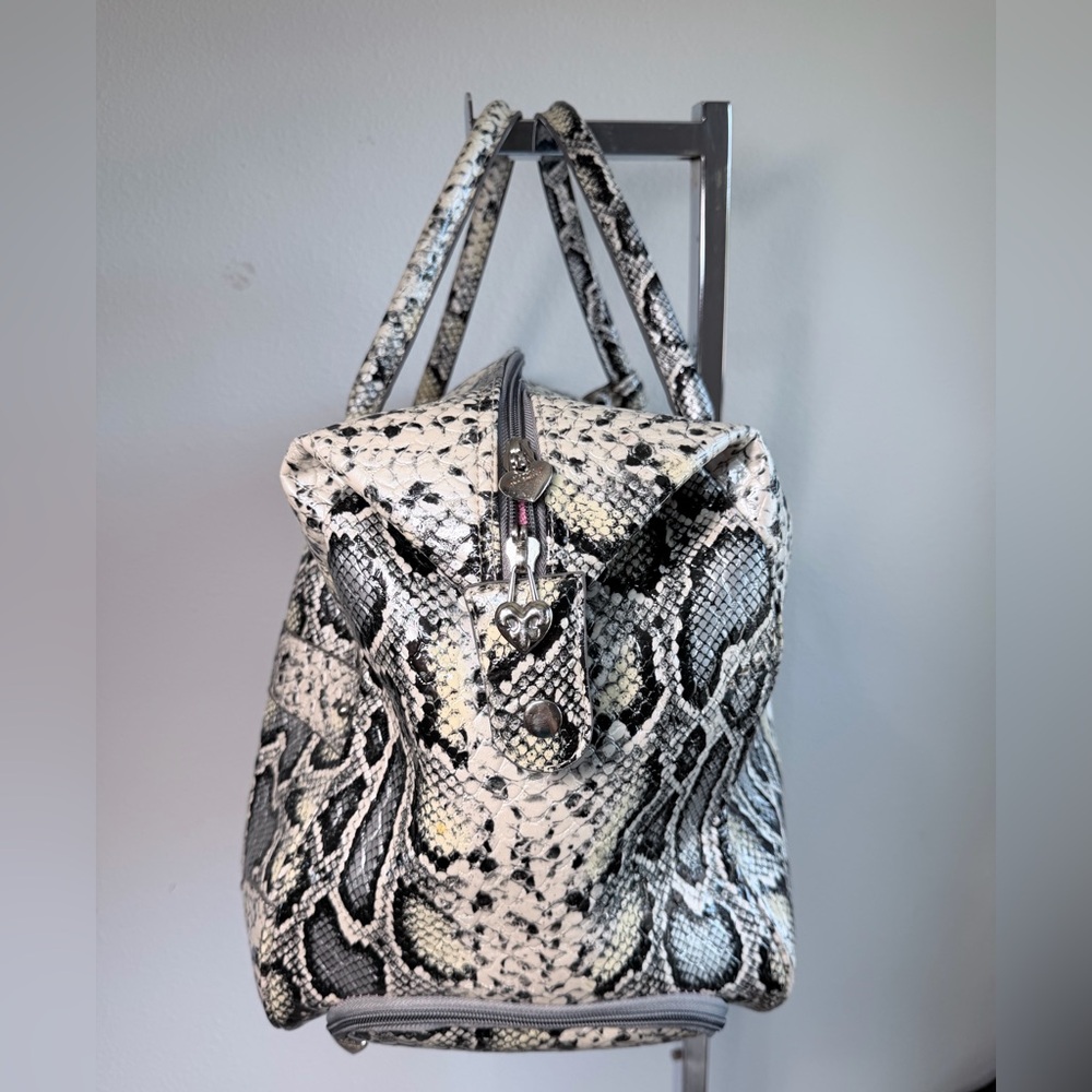Kathy Van Zeeland Snakeskin Rolling Duffel Bag Travel Carry On Luggage - Picture 3 of 10
